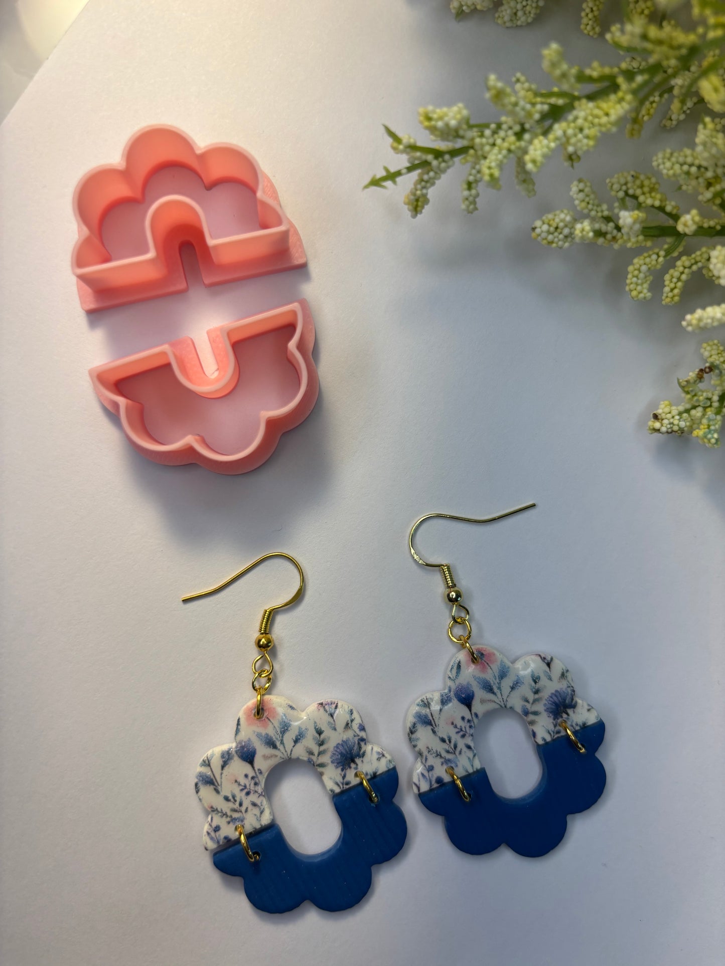 Half Oval Scalloped Dangle Cutters