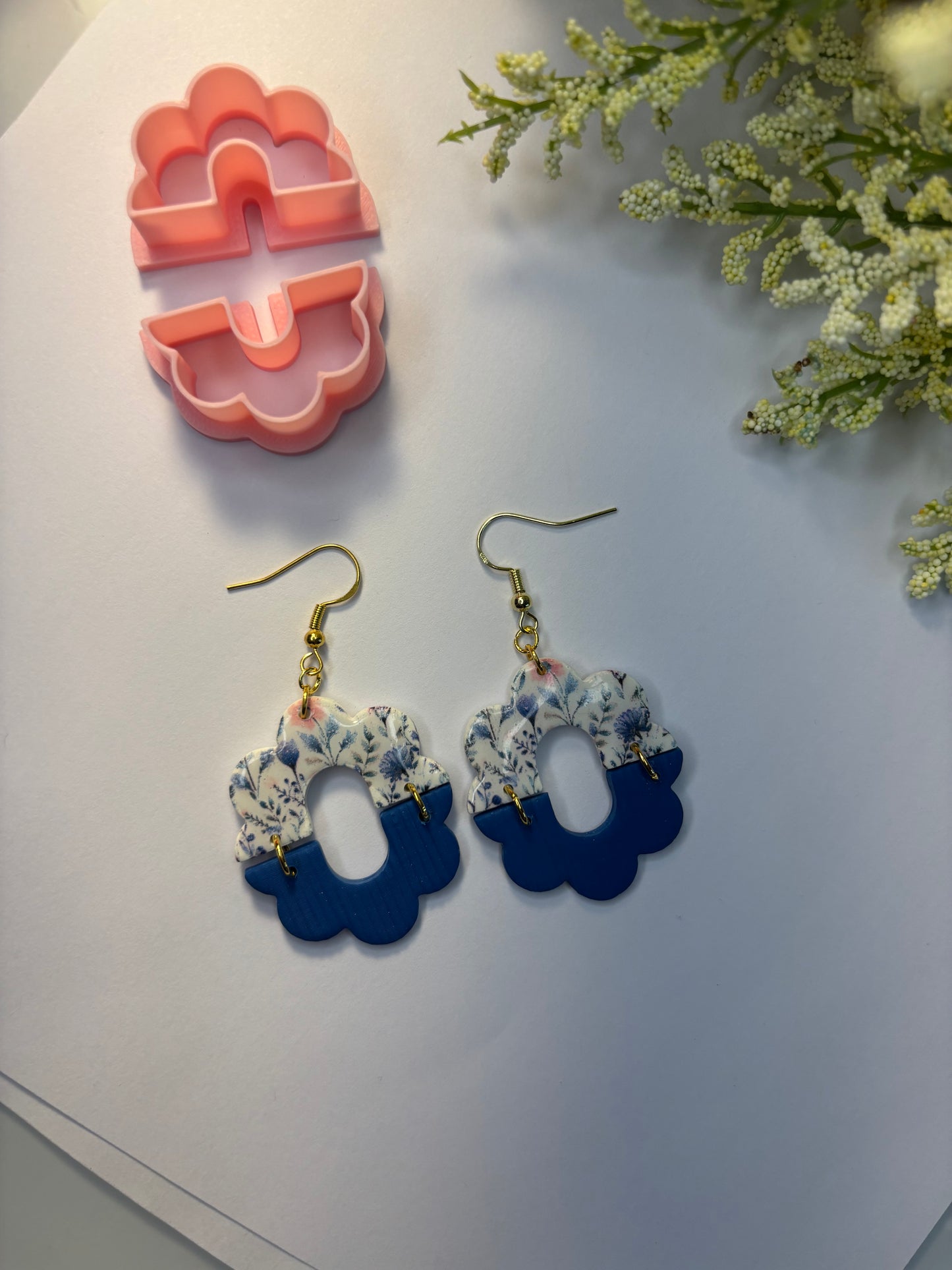 Half Oval Scalloped Dangle Cutters